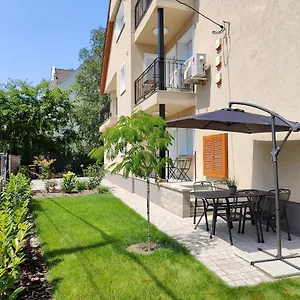 Paskal-lux With Free Parking And Ac Apartament
